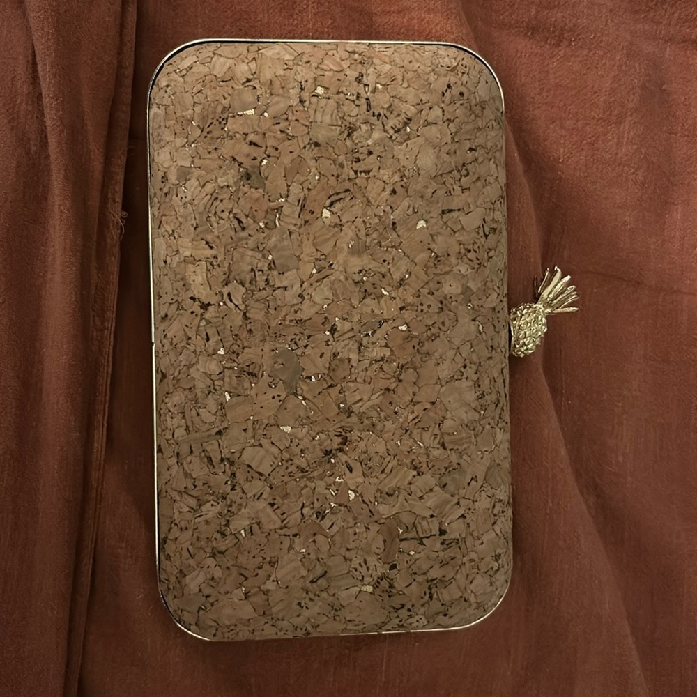 Cork clutch with pineapple clasp